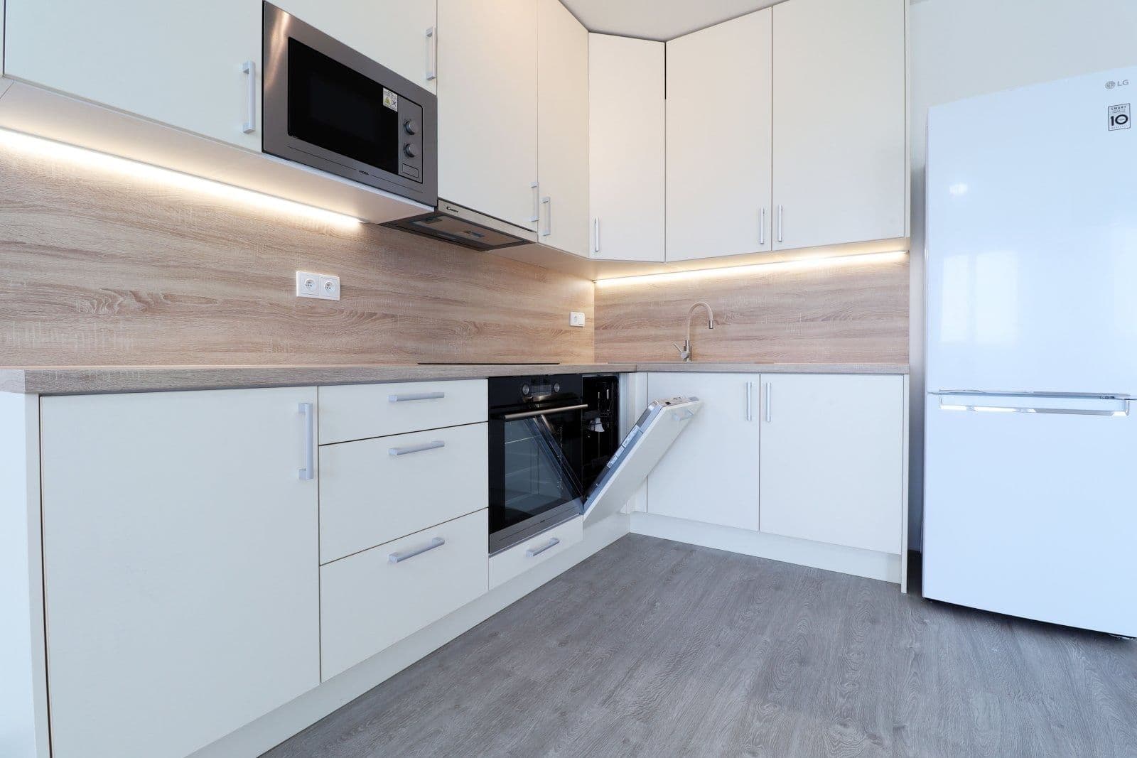 Pronájem bytu 1+kk 47 m², Baarové, Praha, Praha Pronájem bytu 1+kk 47 m², Baarové, Praha, Praha