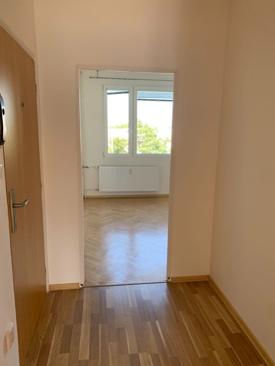 Pronájem bytu 2+1 50 m², sídliště U Nádraží, Jindřichův Hradec, Jihočeský kraj Pronájem bytu 2+1 50 m², sídliště U Nádraží, Jindřichův Hradec, Jihočeský kraj