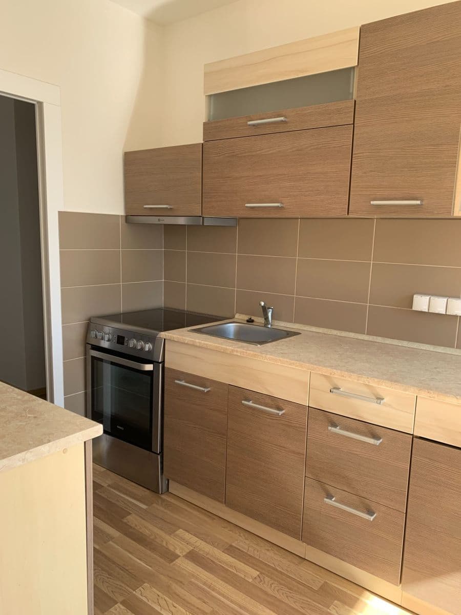 Pronájem bytu 2+1 50 m², sídliště U Nádraží, Jindřichův Hradec, Jihočeský kraj Pronájem bytu 2+1 50 m², sídliště U Nádraží, Jindřichův Hradec, Jihočeský kraj