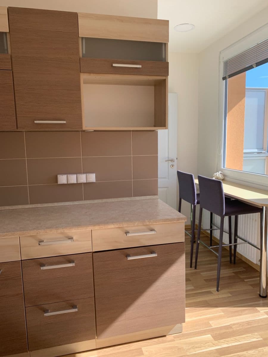 Pronájem bytu 2+1 50 m², sídliště U Nádraží, Jindřichův Hradec, Jihočeský kraj Pronájem bytu 2+1 50 m², sídliště U Nádraží, Jindřichův Hradec, Jihočeský kraj