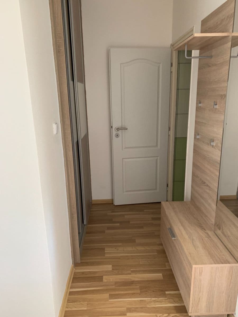 Pronájem bytu 2+1 50 m², sídliště U Nádraží, Jindřichův Hradec, Jihočeský kraj Pronájem bytu 2+1 50 m², sídliště U Nádraží, Jindřichův Hradec, Jihočeský kraj