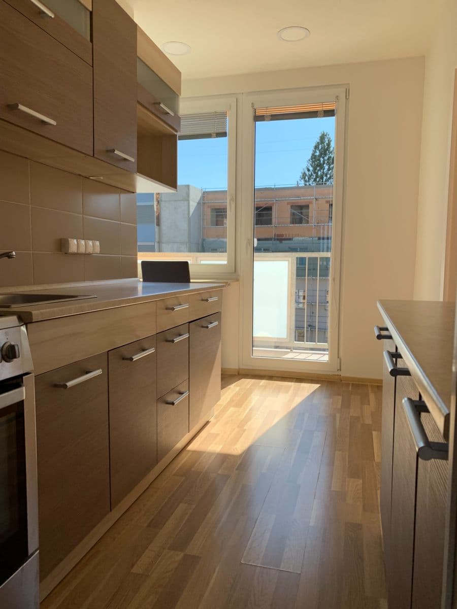 Pronájem bytu 2+1 50 m², sídliště U Nádraží, Jindřichův Hradec, Jihočeský kraj Pronájem bytu 2+1 50 m², sídliště U Nádraží, Jindřichův Hradec, Jihočeský kraj