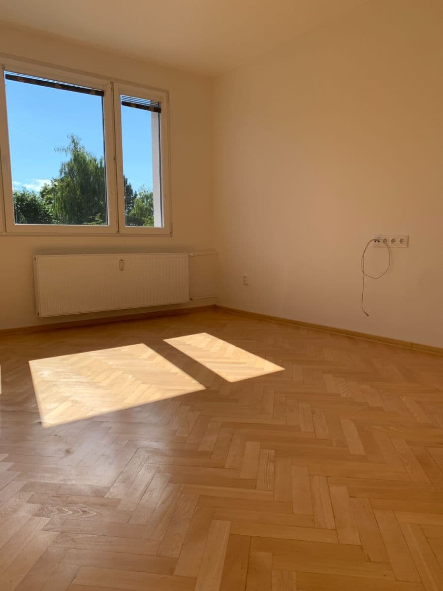 Pronájem bytu 2+1 50 m², sídliště U Nádraží, Jindřichův Hradec, Jihočeský kraj Pronájem bytu 2+1 50 m², sídliště U Nádraží, Jindřichův Hradec, Jihočeský kraj