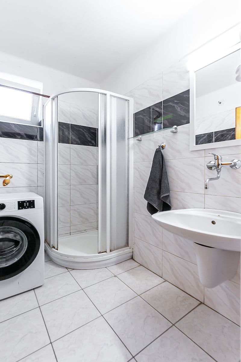 Prodej domu 270 m², pozemek 868 m², Modletice, Středočeský kraj Prodej domu 270 m², pozemek 868 m², Modletice, Středočeský kraj