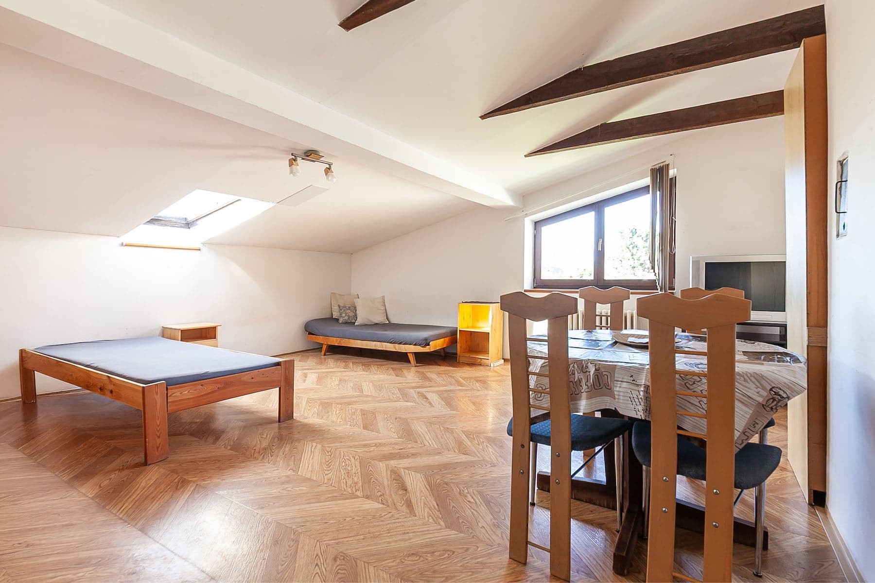 Prodej domu 270 m², pozemek 868 m², Modletice, Středočeský kraj Prodej domu 270 m², pozemek 868 m², Modletice, Středočeský kraj