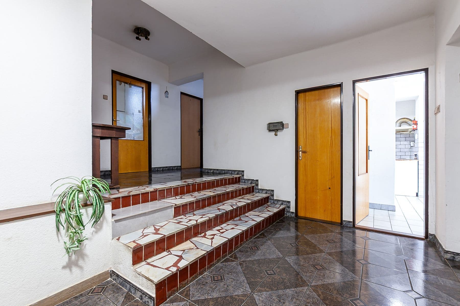 Prodej domu 270 m², pozemek 868 m², Modletice, Středočeský kraj Prodej domu 270 m², pozemek 868 m², Modletice, Středočeský kraj