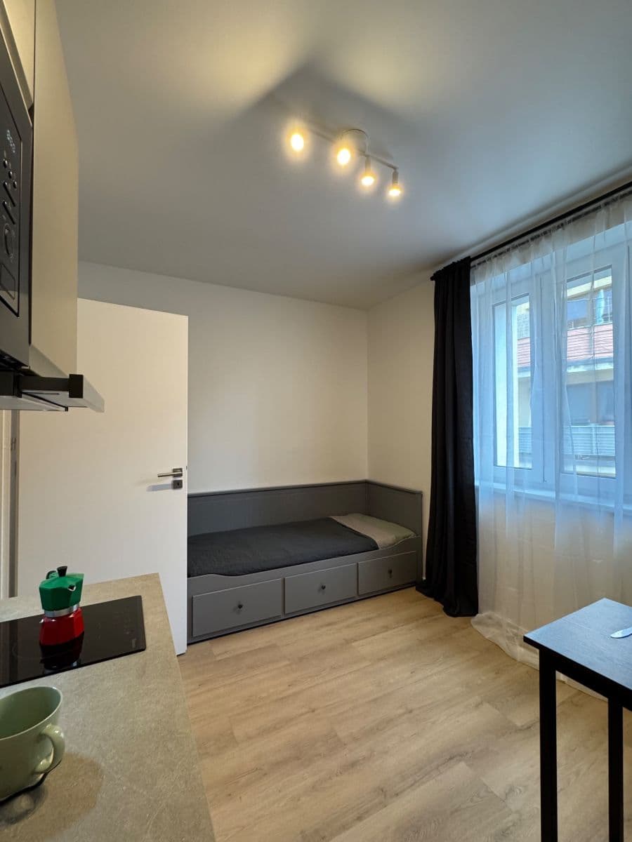 Pronájem bytu 1+kk 20 m², Za Návsí, Praha, Praha Pronájem bytu 1+kk 20 m², Za Návsí, Praha, Praha