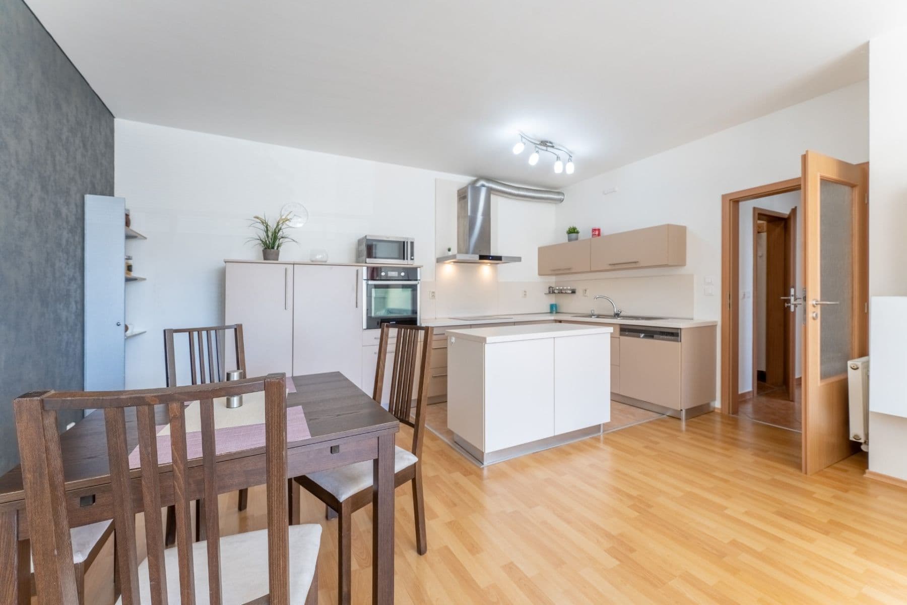 Prodej bytu 3+kk 80 m², Sicherova, Praha, Praha Prodej bytu 3+kk 80 m², Sicherova, Praha, Praha
