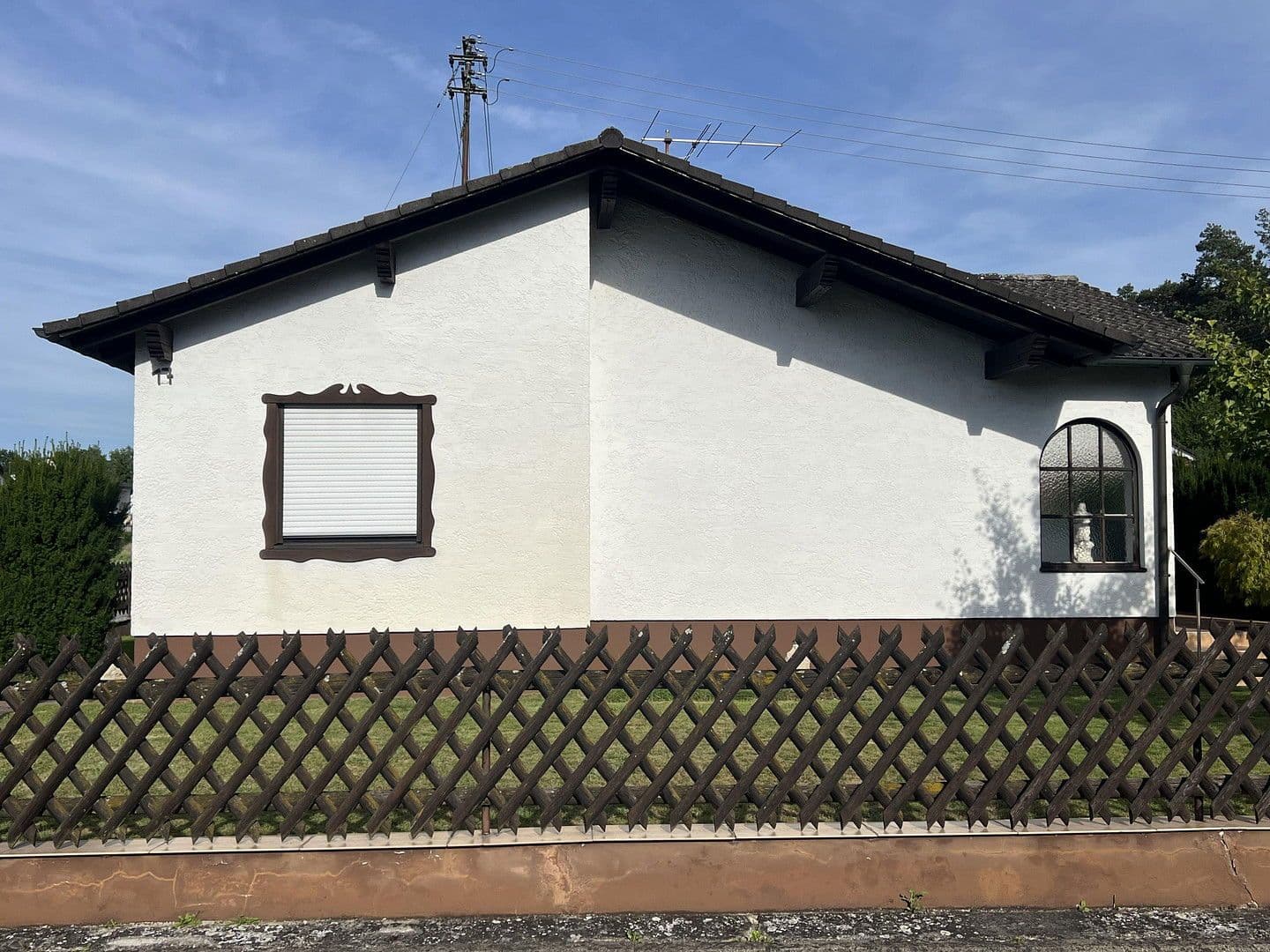 Prodej domu 107 m², pozemek 462 m², Pfarrstraße 17, Ernsgaden, Bavorsko Prodej domu 107 m², pozemek 462 m², Pfarrstraße 17, Ernsgaden, Bavorsko