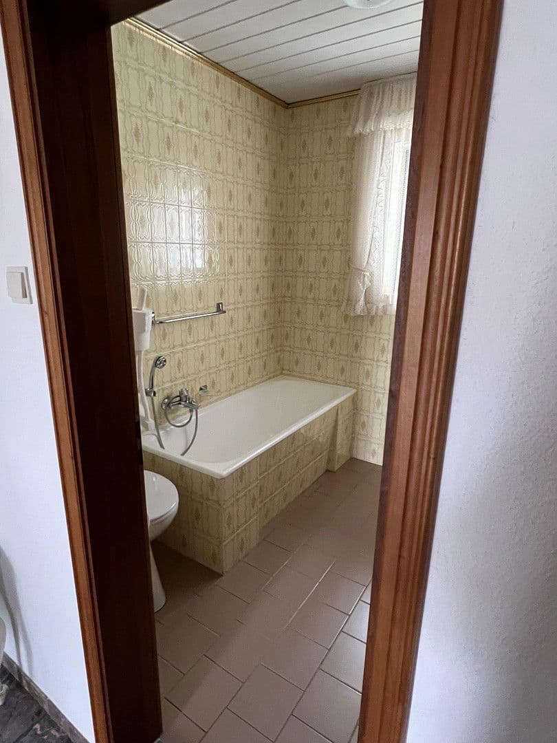 Prodej domu 107 m², pozemek 462 m², Pfarrstraße 17, Ernsgaden, Bavorsko Prodej domu 107 m², pozemek 462 m², Pfarrstraße 17, Ernsgaden, Bavorsko
