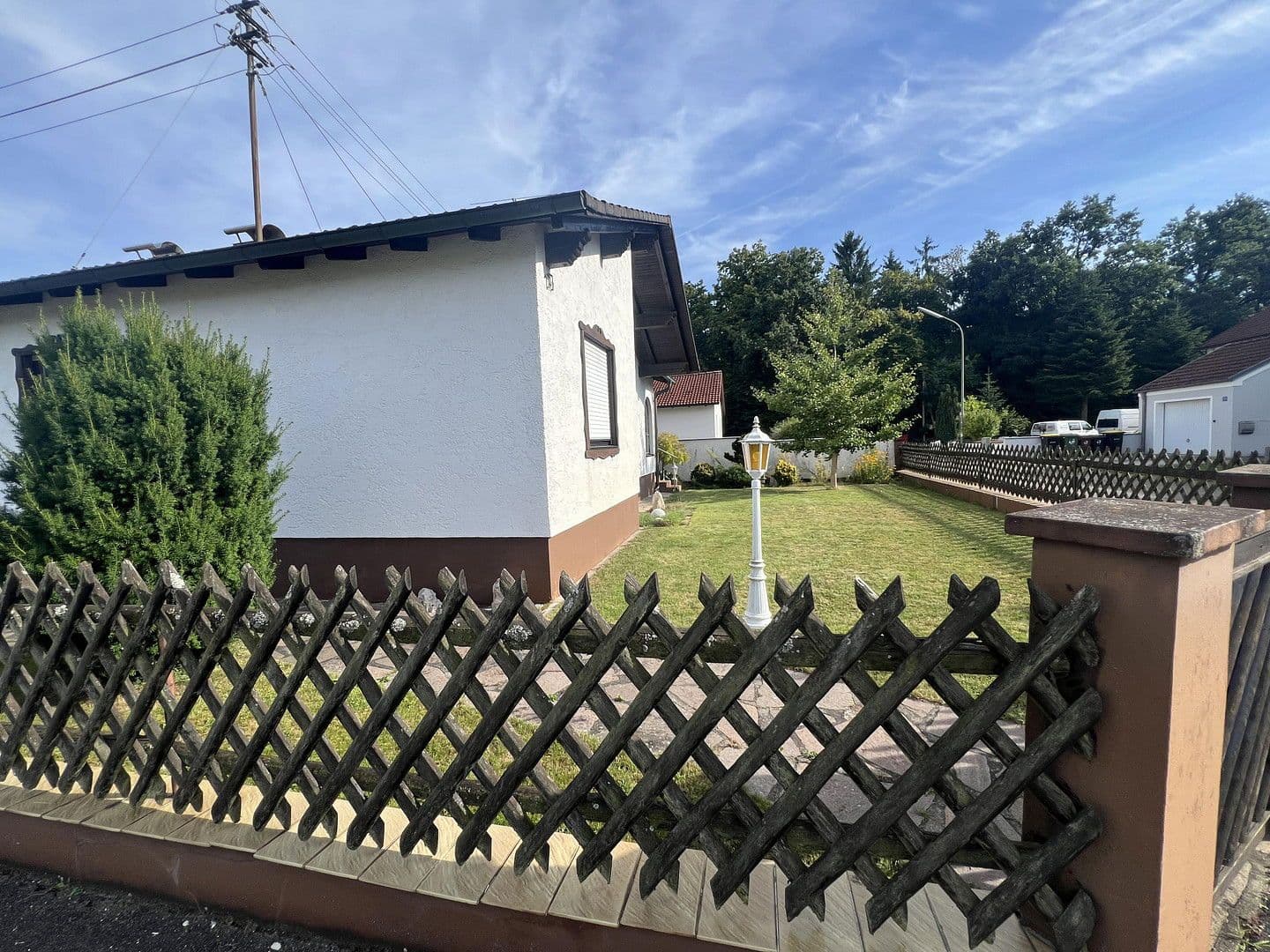 Prodej domu 107 m², pozemek 462 m², Pfarrstraße 17, Ernsgaden, Bavorsko Prodej domu 107 m², pozemek 462 m², Pfarrstraße 17, Ernsgaden, Bavorsko