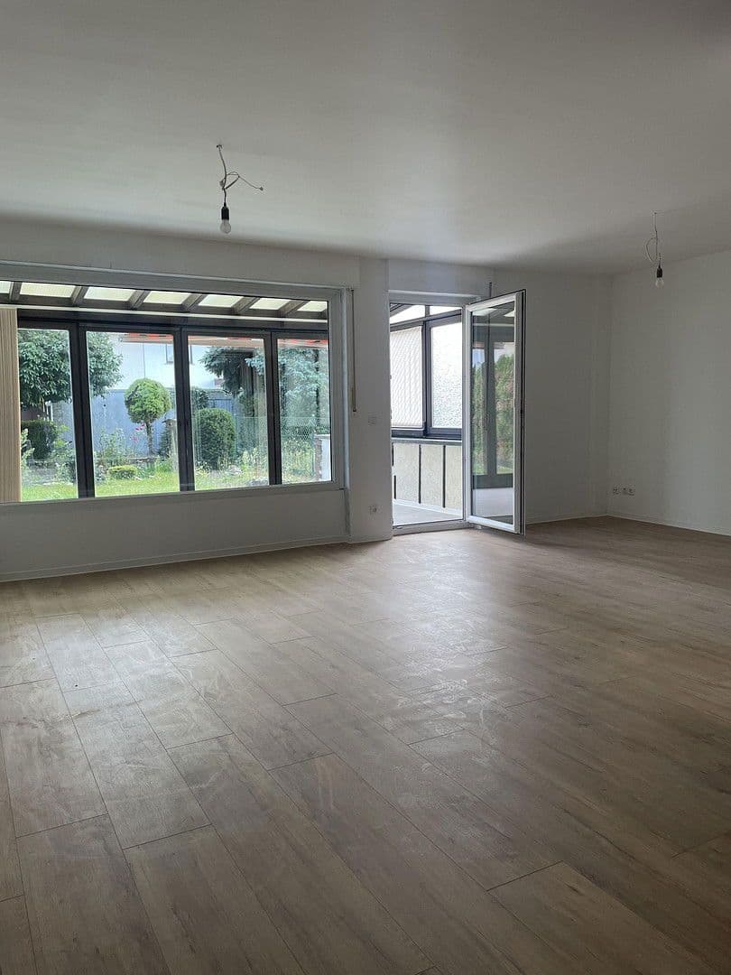 Prodej domu 110 m², pozemek 245 m², Hanau, Hessen Prodej domu 110 m², pozemek 245 m², Hanau, Hessen