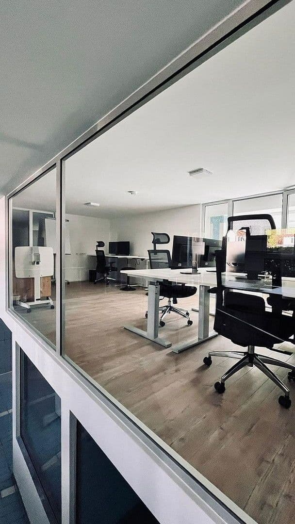 Pronájem bytu 1+1 210 m², Haunstetter Str. 176A, Augsburg, Bavorsko Pronájem bytu 1+1 210 m², Haunstetter Str. 176A, Augsburg, Bavorsko