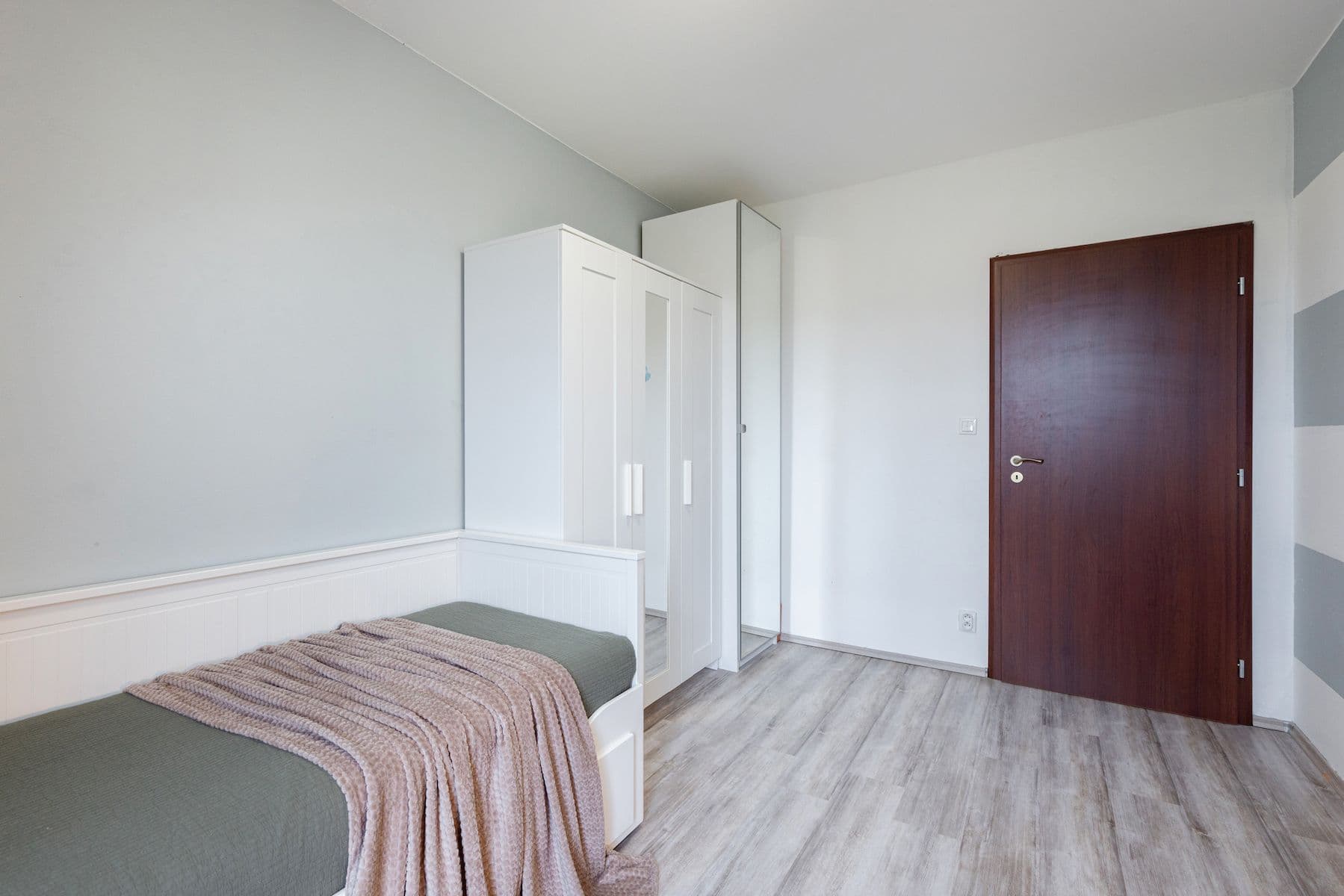 Prodej domu 213 m², pozemek 290 m², Čs. armády, Pletený Újezd, Středočeský kraj Prodej domu 213 m², pozemek 290 m², Čs. armády, Pletený Újezd, Středočeský kraj