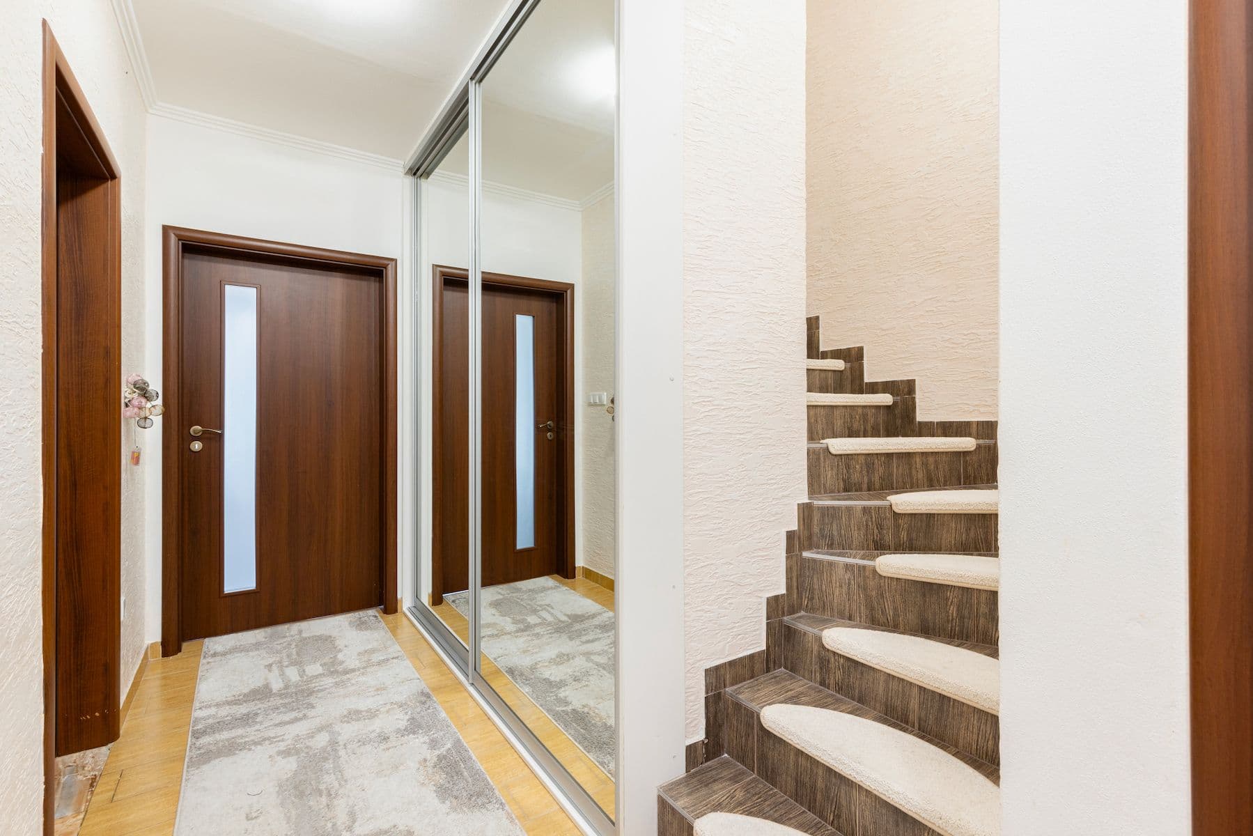 Prodej domu 213 m², pozemek 290 m², Čs. armády, Pletený Újezd, Středočeský kraj Prodej domu 213 m², pozemek 290 m², Čs. armády, Pletený Újezd, Středočeský kraj