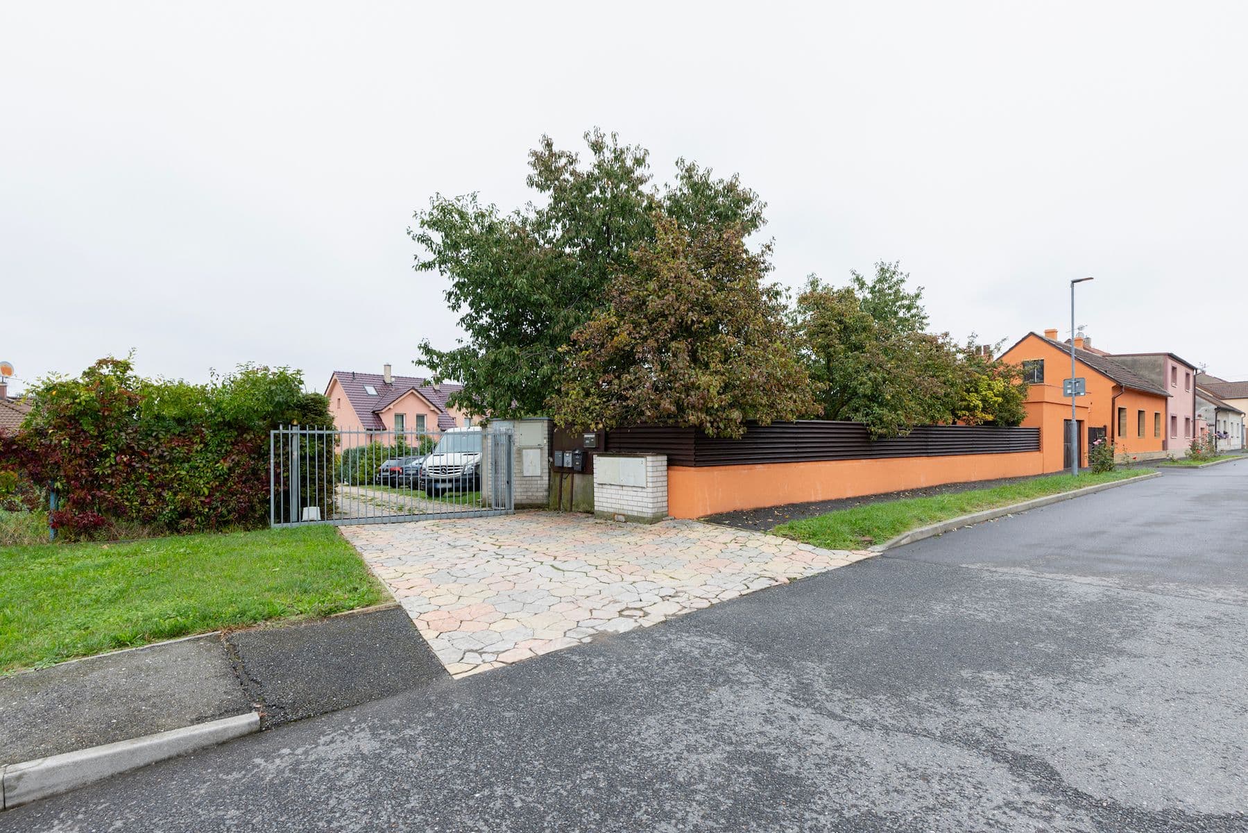 Prodej domu 213 m², pozemek 290 m², Čs. armády, Pletený Újezd, Středočeský kraj Prodej domu 213 m², pozemek 290 m², Čs. armády, Pletený Újezd, Středočeský kraj