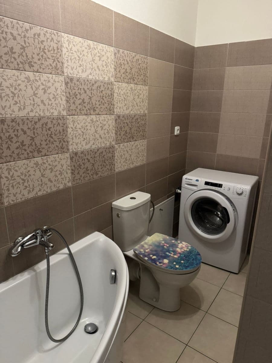 Pronájem bytu 2+kk 45 m², Okružní, Planá nad Lužnicí, Jihočeský kraj Pronájem bytu 2+kk 45 m², Okružní, Planá nad Lužnicí, Jihočeský kraj