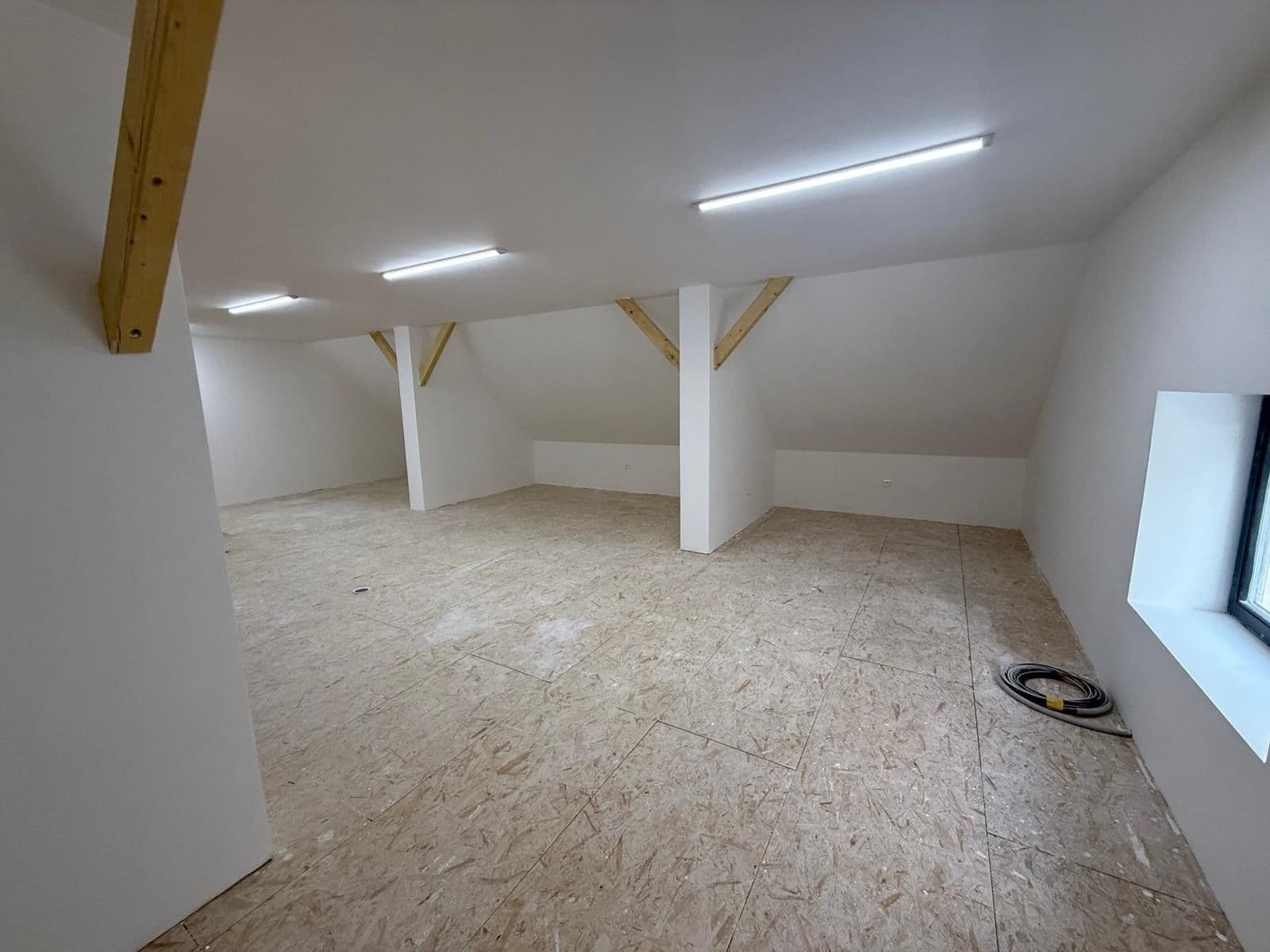 Prodej domu 200 m², pozemek 800 m², Moravany, Jihomoravský kraj Prodej domu 200 m², pozemek 800 m², Moravany, Jihomoravský kraj