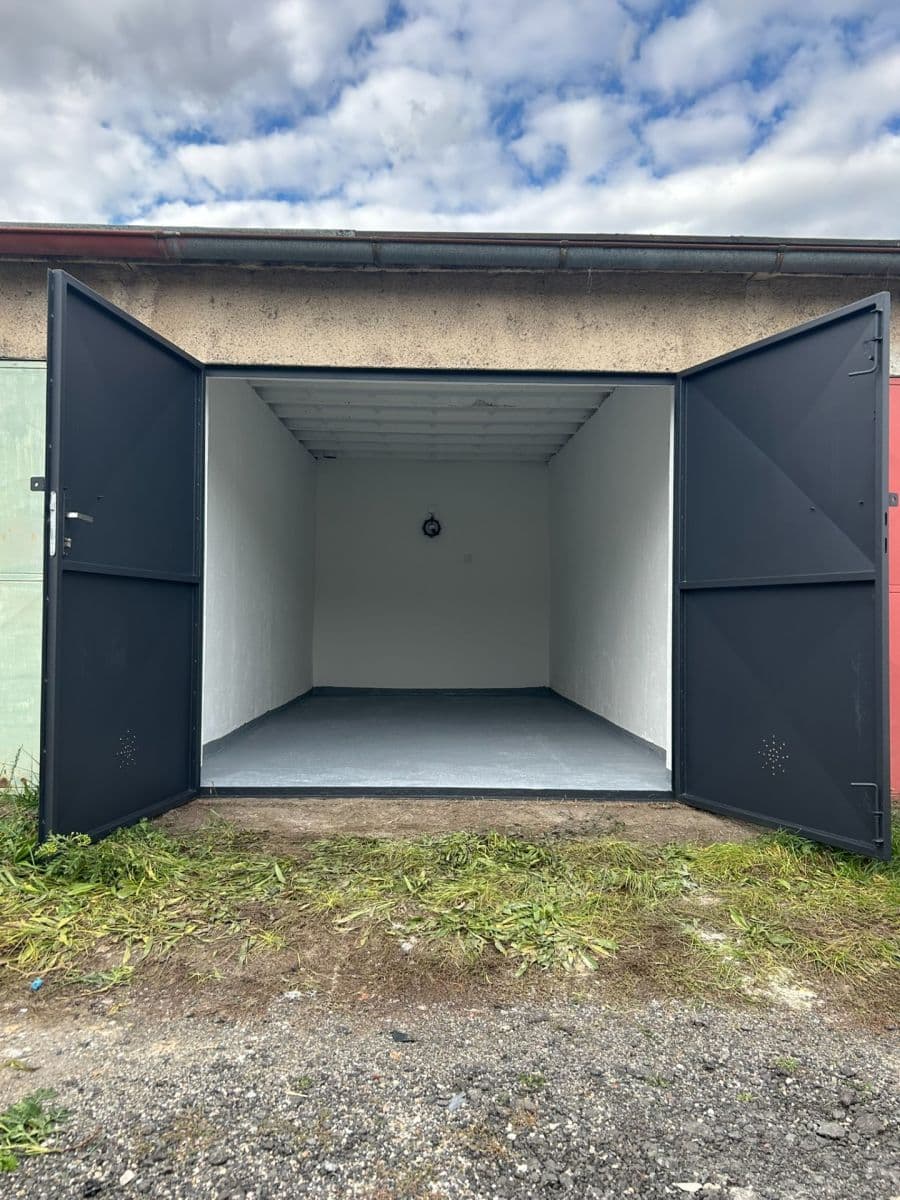 Prodej garáže 18 m², Mladá Boleslav, Středočeský kraj Prodej garáže 18 m², Mladá Boleslav, Středočeský kraj