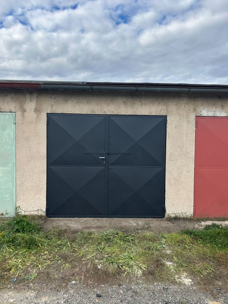 Prodej garáže 18 m², Mladá Boleslav, Středočeský kraj Prodej garáže 18 m², Mladá Boleslav, Středočeský kraj