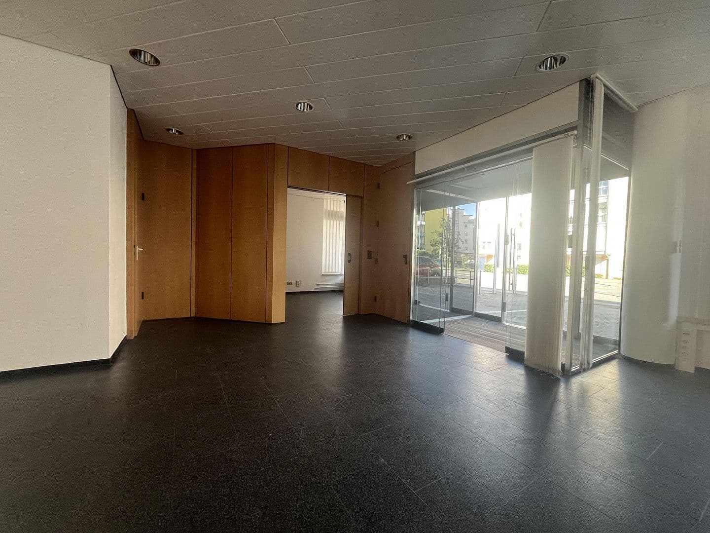 Pronájem nebytového prostoru 100 m², Römerstrasse 216, Heidelberg, Bádensko-Württembersko Pronájem nebytového prostoru 100 m², Römerstrasse 216, Heidelberg, Bádensko-Württembersko