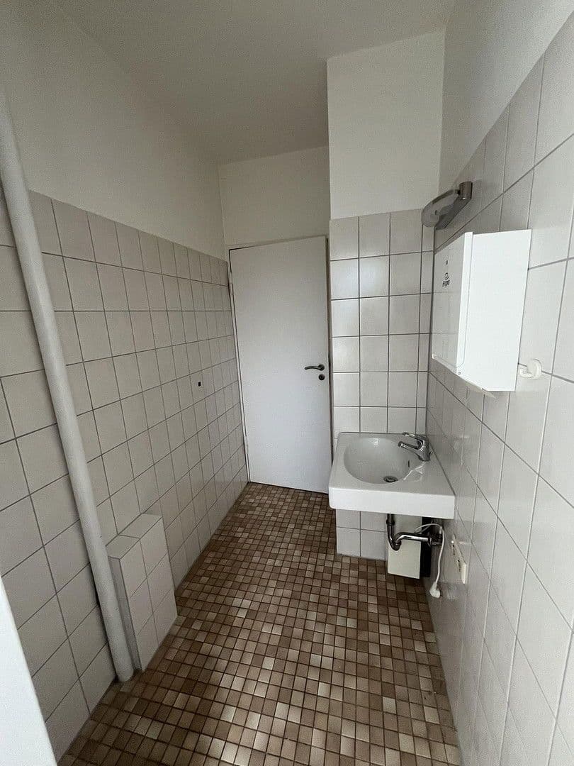 Pronájem nebytového prostoru 100 m², Römerstrasse 216, Heidelberg, Bádensko-Württembersko Pronájem nebytového prostoru 100 m², Römerstrasse 216, Heidelberg, Bádensko-Württembersko