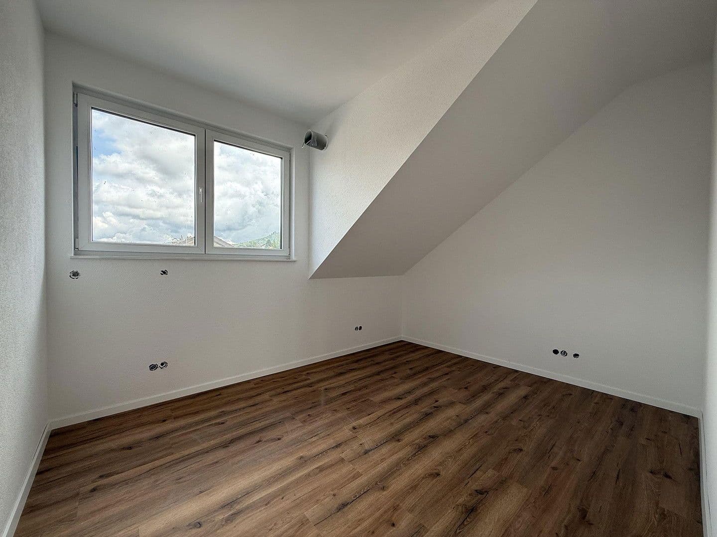 Pronájem bytu 3+1 65 m², Oberdorfstraße 1, Friesenheim, Bádensko-Württembersko Pronájem bytu 3+1 65 m², Oberdorfstraße 1, Friesenheim, Bádensko-Württembersko
