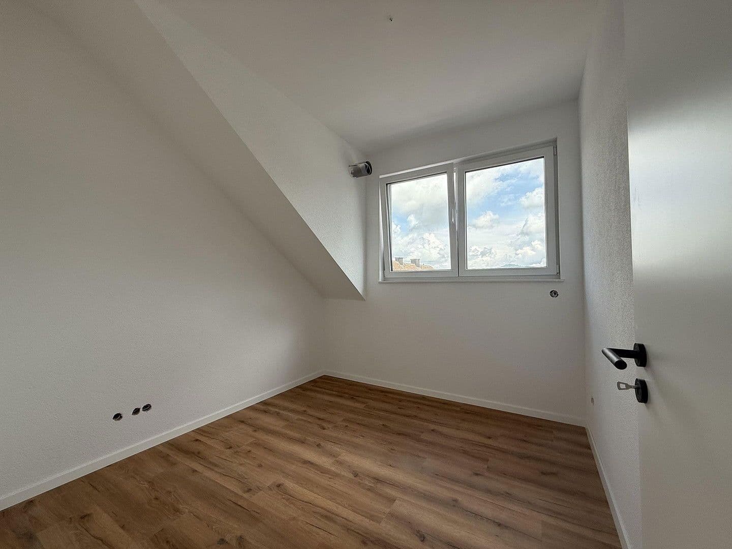 Pronájem bytu 3+1 65 m², Oberdorfstraße 1, Friesenheim, Bádensko-Württembersko Pronájem bytu 3+1 65 m², Oberdorfstraße 1, Friesenheim, Bádensko-Württembersko