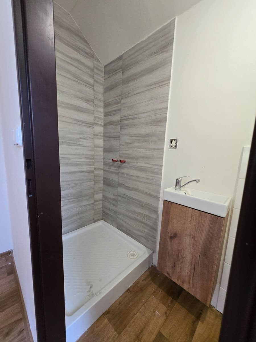 Prodej domu 92 m², pozemek 1.544 m², Bernartice, Královéhradecký kraj Prodej domu 92 m², pozemek 1.544 m², Bernartice, Královéhradecký kraj