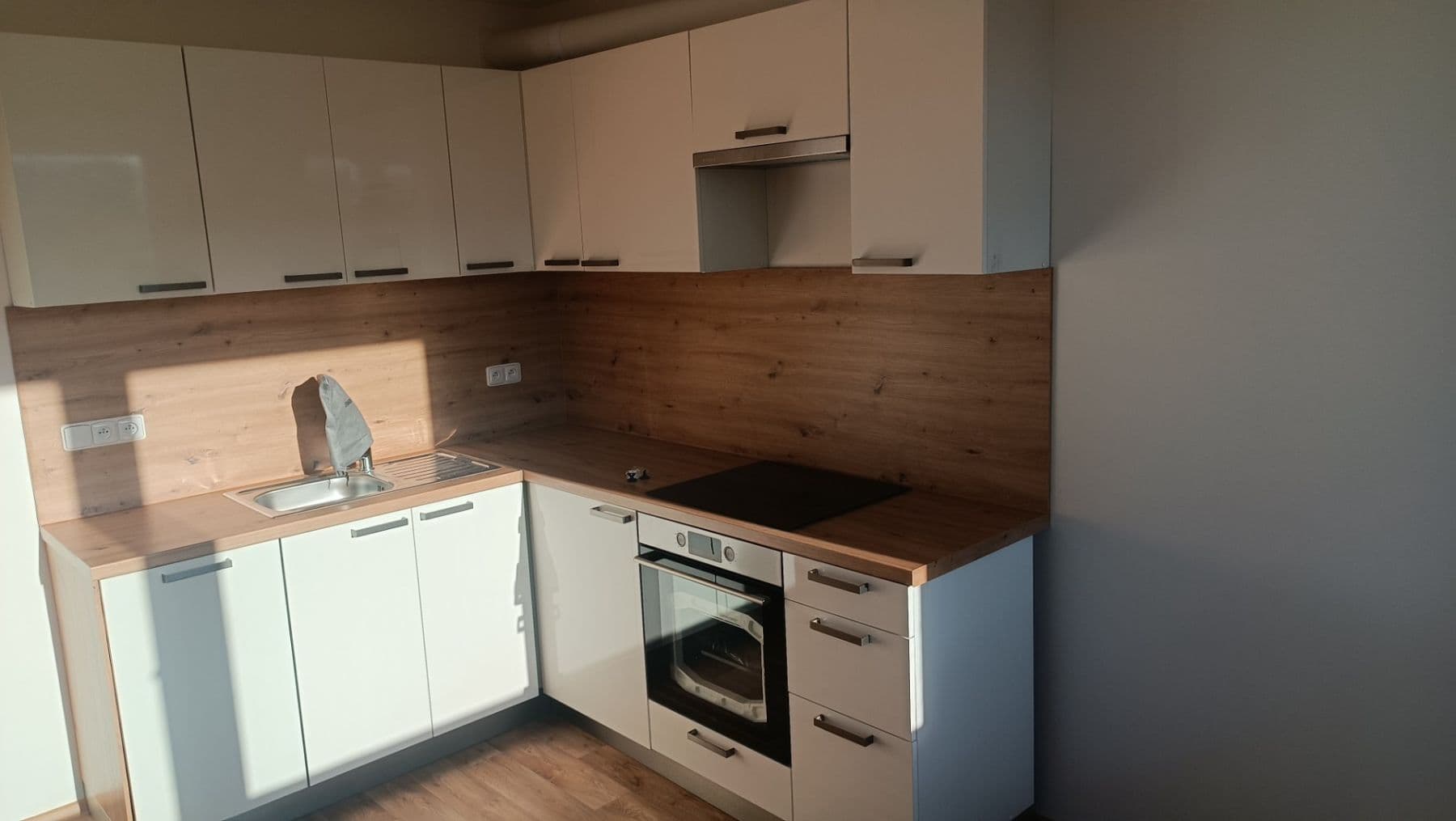 Pronájem bytu 3+1 65 m², Frýdlantská, Praha, Praha Pronájem bytu 3+1 65 m², Frýdlantská, Praha, Praha