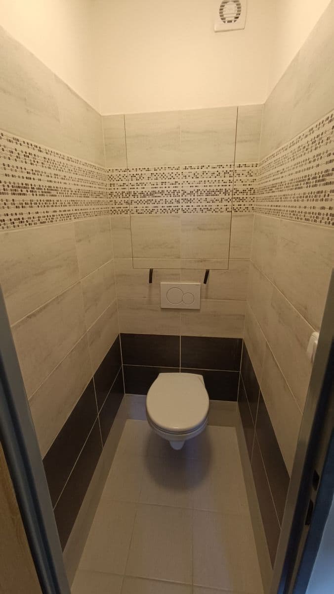 Pronájem bytu 3+1 65 m², Frýdlantská, Praha, Praha Pronájem bytu 3+1 65 m², Frýdlantská, Praha, Praha