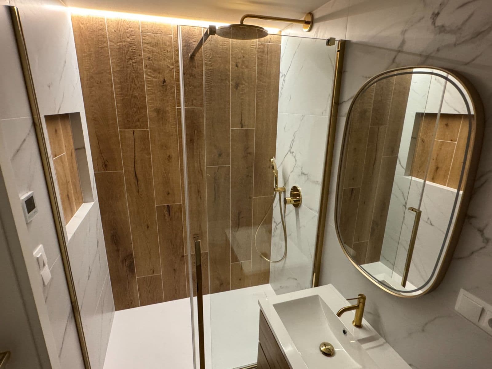 Prodej bytu 2+1 56 m², Spojovací, Praha, Praha Prodej bytu 2+1 56 m², Spojovací, Praha, Praha