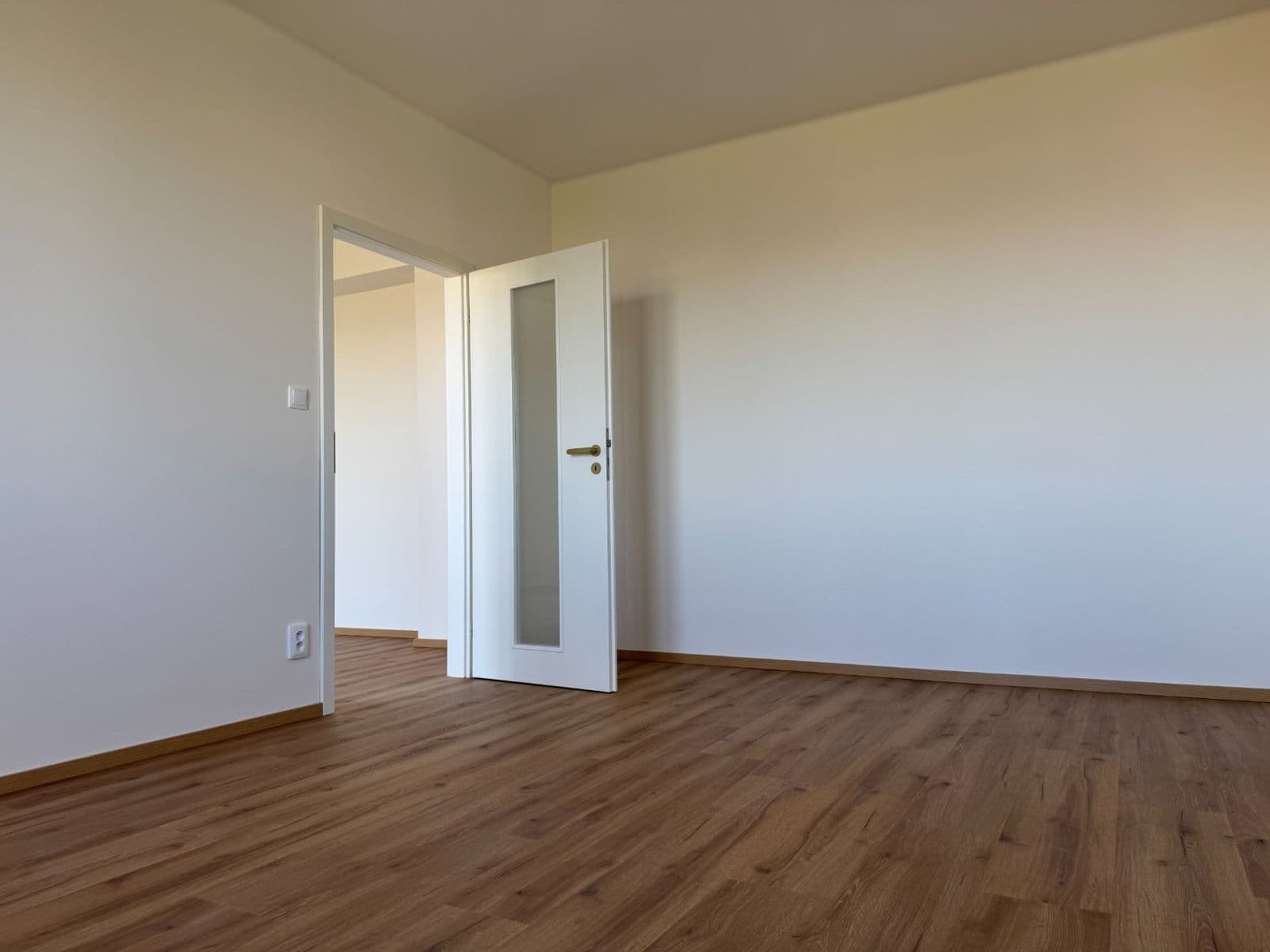 Prodej bytu 2+1 56 m², Spojovací, Praha, Praha Prodej bytu 2+1 56 m², Spojovací, Praha, Praha