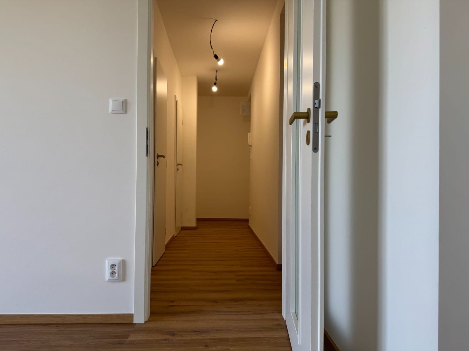 Prodej bytu 2+1 56 m², Spojovací, Praha, Praha Prodej bytu 2+1 56 m², Spojovací, Praha, Praha