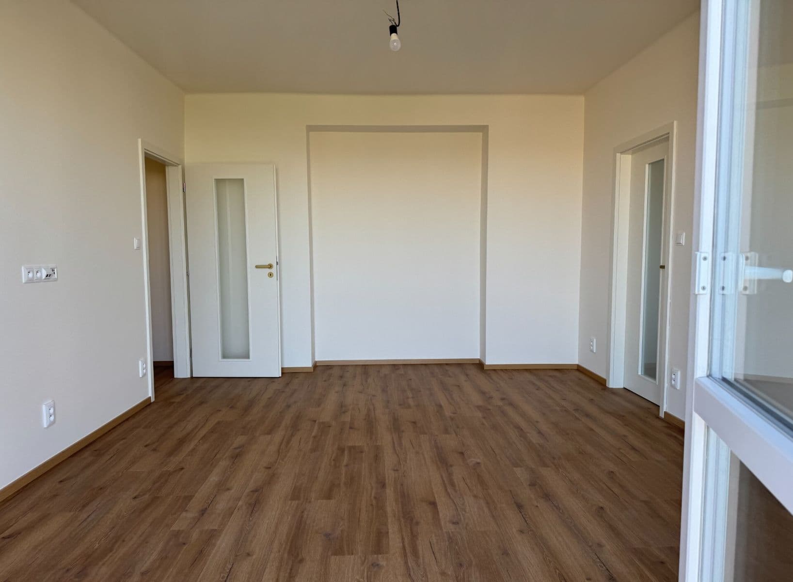 Prodej bytu 2+1 56 m², Spojovací, Praha, Praha Prodej bytu 2+1 56 m², Spojovací, Praha, Praha