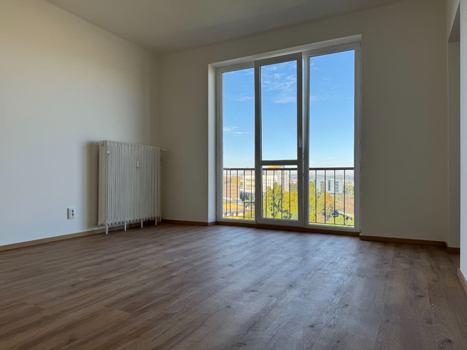 Prodej bytu 2+1 56 m², Spojovací, Praha, Praha Prodej bytu 2+1 56 m², Spojovací, Praha, Praha