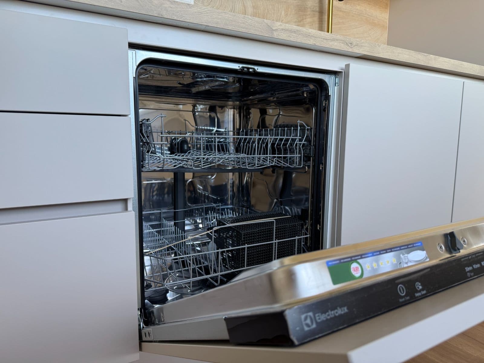 Prodej bytu 2+1 56 m², Spojovací, Praha, Praha Prodej bytu 2+1 56 m², Spojovací, Praha, Praha