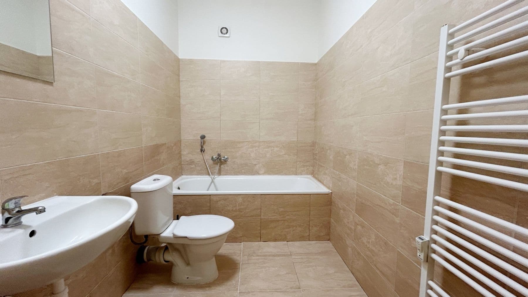 Pronájem bytu 1+kk 40 m², Otvovice, Středočeský kraj Pronájem bytu 1+kk 40 m², Otvovice, Středočeský kraj