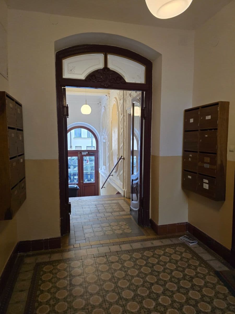 Pronájem bytu 2+1 50 m², Římská, Praha, Praha Pronájem bytu 2+1 50 m², Římská, Praha, Praha