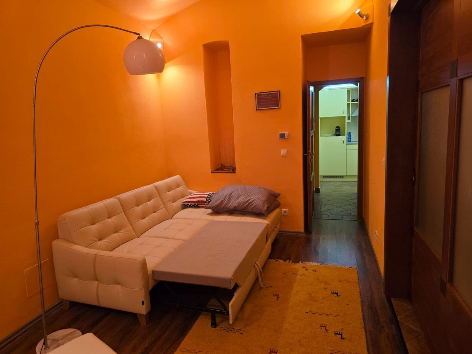 Pronájem bytu 2+1 50 m², Římská, Praha, Praha Pronájem bytu 2+1 50 m², Římská, Praha, Praha