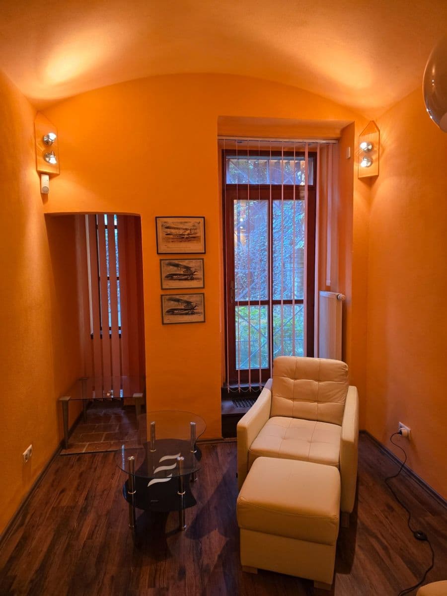 Pronájem bytu 2+1 50 m², Římská, Praha, Praha Pronájem bytu 2+1 50 m², Římská, Praha, Praha