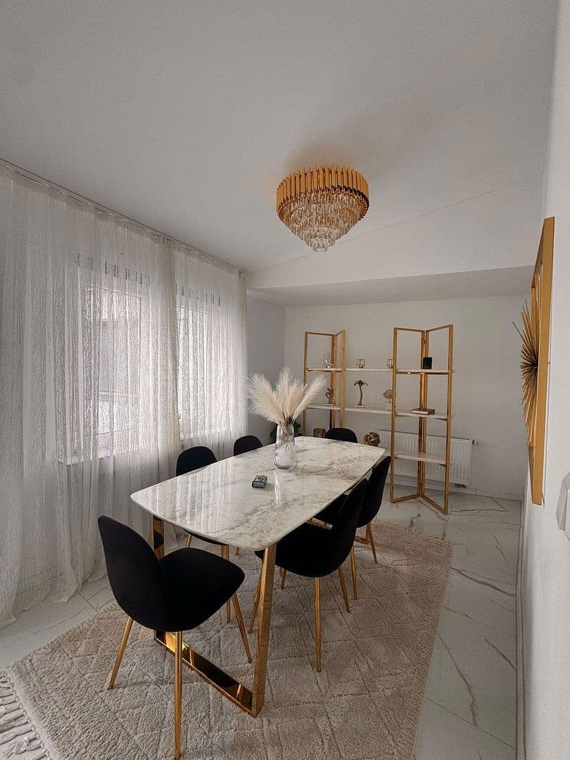 Prodej domu 155 m², pozemek 378 m², Kerpen, Severní Porýní-Vestfálsko Prodej domu 155 m², pozemek 378 m², Kerpen, Severní Porýní-Vestfálsko