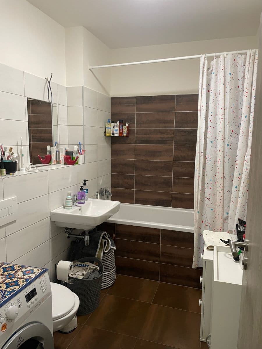 Pronájem bytu 1+kk 38 m², Velvarská, Horoměřice, Středočeský kraj Pronájem bytu 1+kk 38 m², Velvarská, Horoměřice, Středočeský kraj