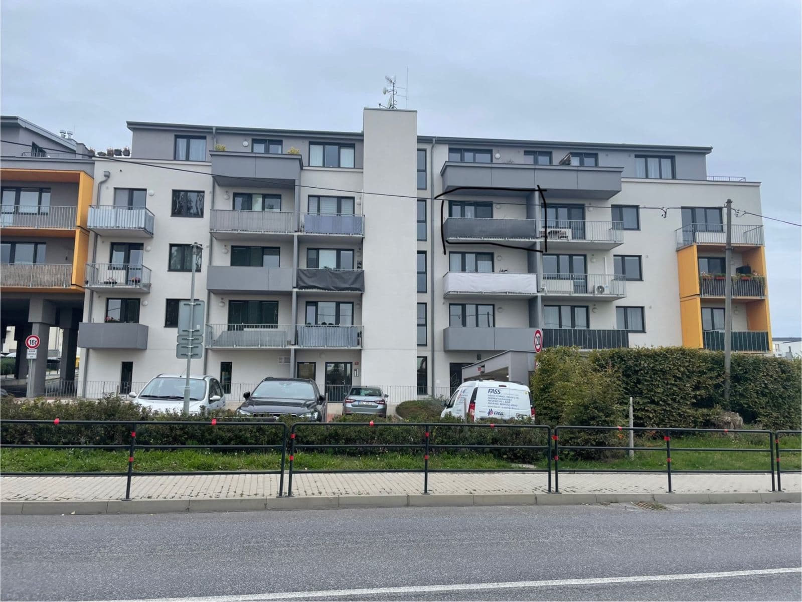 Pronájem bytu 1+kk 38 m², Velvarská, Horoměřice, Středočeský kraj Pronájem bytu 1+kk 38 m², Velvarská, Horoměřice, Středočeský kraj
