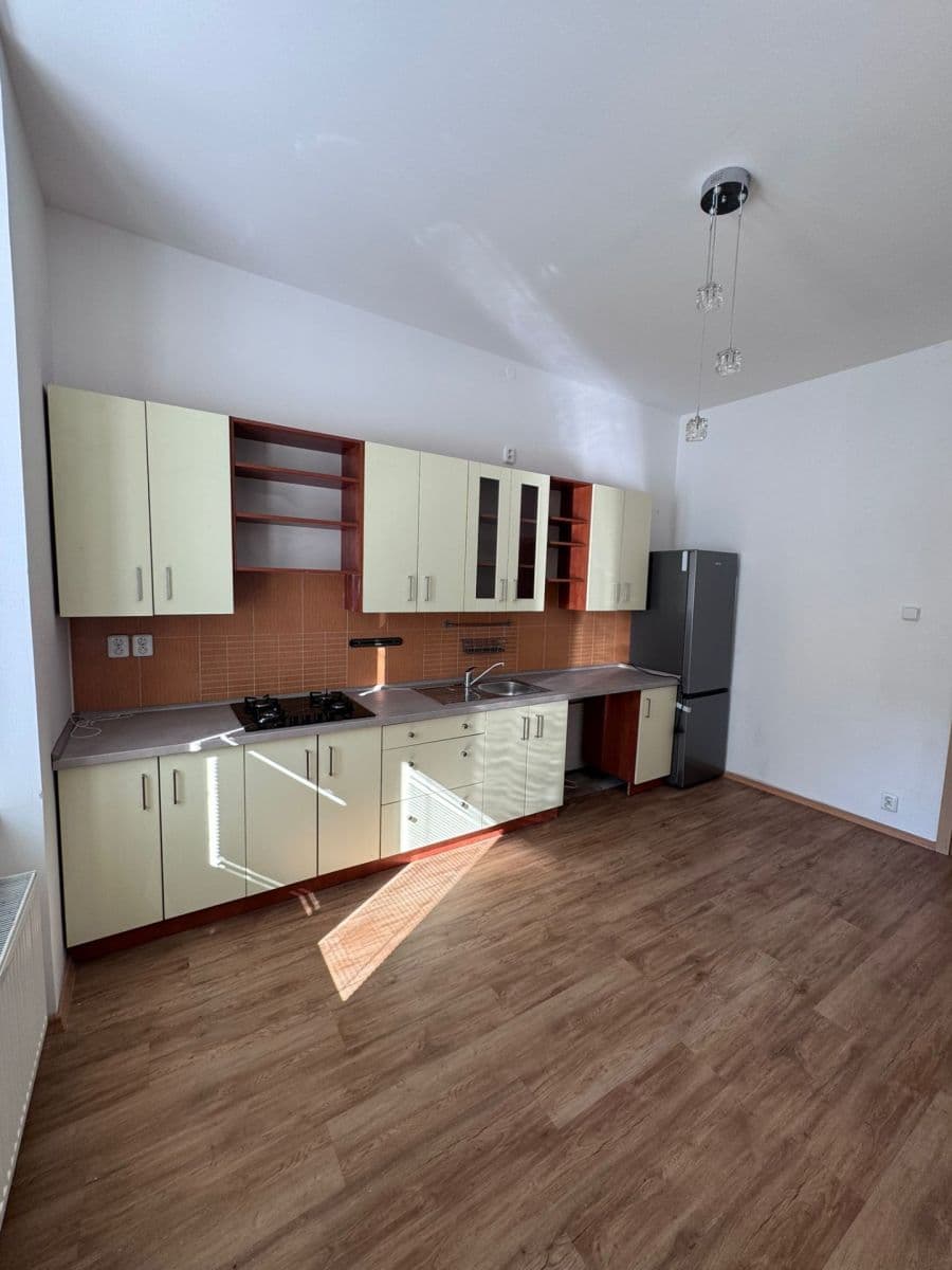 Pronájem bytu 3+1 107 m², Ruská, Teplice, Ústecký kraj Pronájem bytu 3+1 107 m², Ruská, Teplice, Ústecký kraj