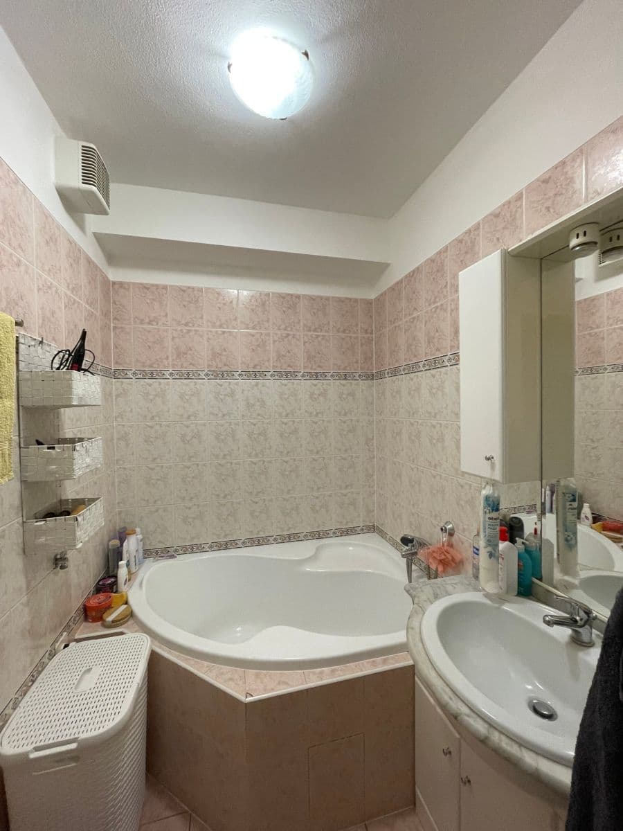 Prodej bytu 2+1 48 m², Kubelíkova, Mariánské Lázně, Karlovarský kraj Prodej bytu 2+1 48 m², Kubelíkova, Mariánské Lázně, Karlovarský kraj