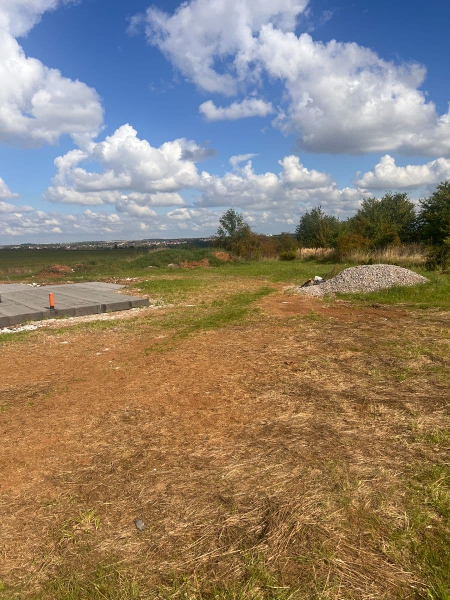 Prodej pozemku 1.233 m², V Hlinkách, Vysoký Újezd, Středočeský kraj Prodej pozemku 1.233 m², V Hlinkách, Vysoký Újezd, Středočeský kraj