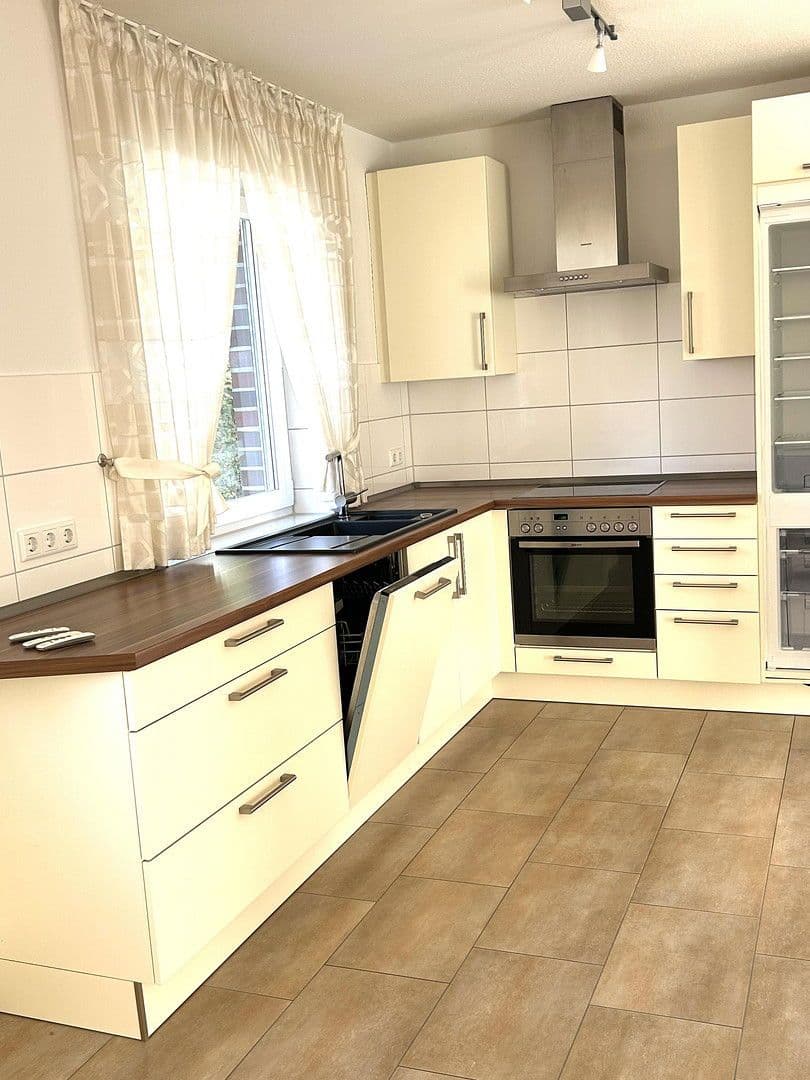 Pronájem bytu 3+1 113 m², Auf dem Winkel 43, Bad Zwischenahn, Dolní Sasko Pronájem bytu 3+1 113 m², Auf dem Winkel 43, Bad Zwischenahn, Dolní Sasko