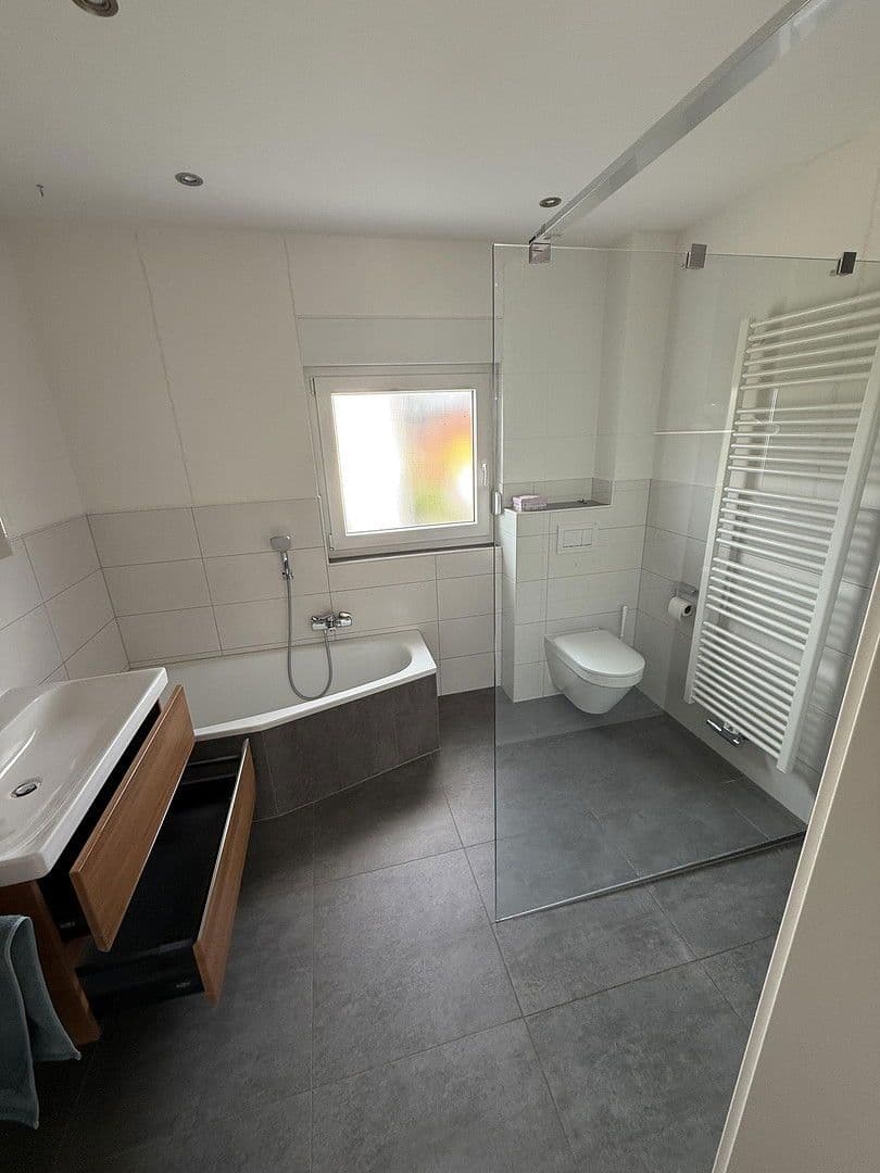 Prodej domu 143 m², pozemek 485 m², Baunatal, Hessen Prodej domu 143 m², pozemek 485 m², Baunatal, Hessen