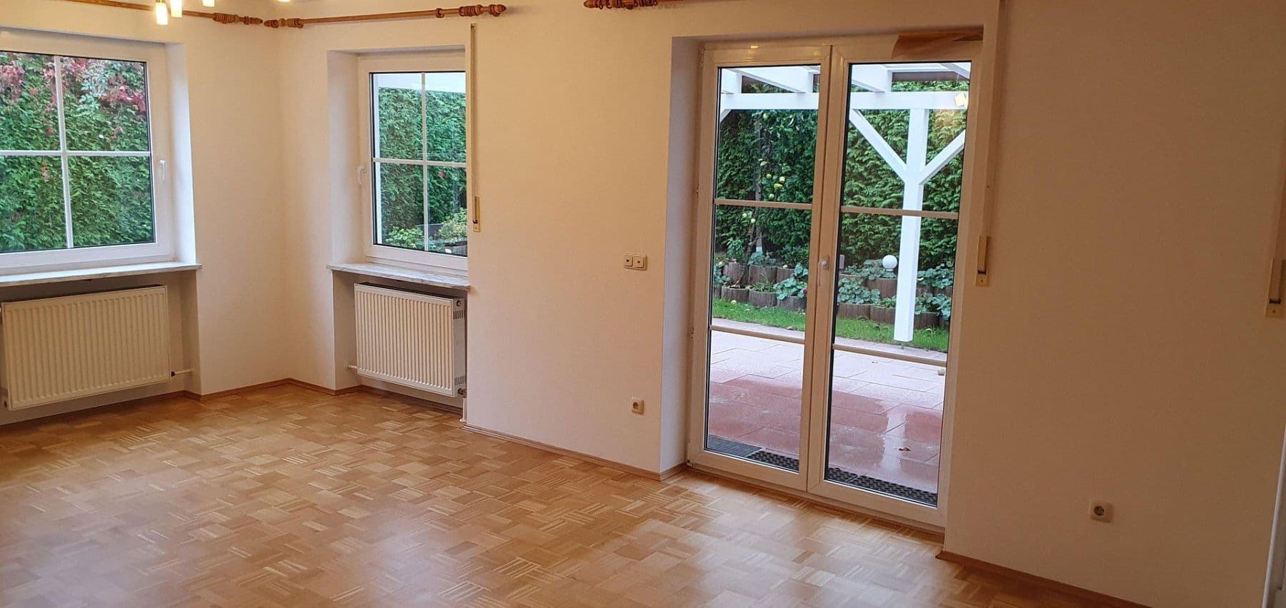 Prodej domu 330 m², pozemek 727 m², Sittenbachstraße 28 und 28a, Odelzhausen, Bavorsko Prodej domu 330 m², pozemek 727 m², Sittenbachstraße 28 und 28a, Odelzhausen, Bavorsko